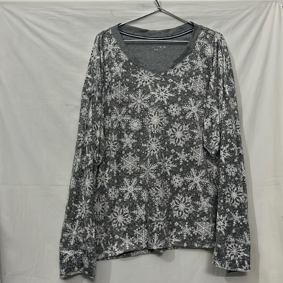 Nautica Tops - Nautica All New Stylish and fancy Grey and White Woolen Top